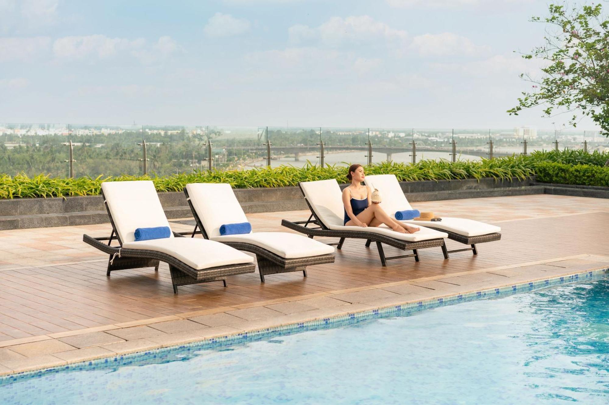 Sheraton Can Tho Exteriör bild Pool Deck